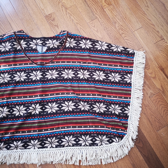 Colorful Poncho - Picture 5 of 5